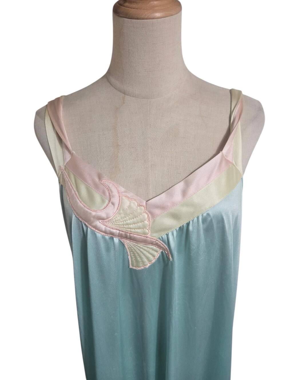 Vanity Fair Vintage Aqua Satin Long Robe &Nightie Set Pale Pink and Cream Trim - Picture 6 of 14